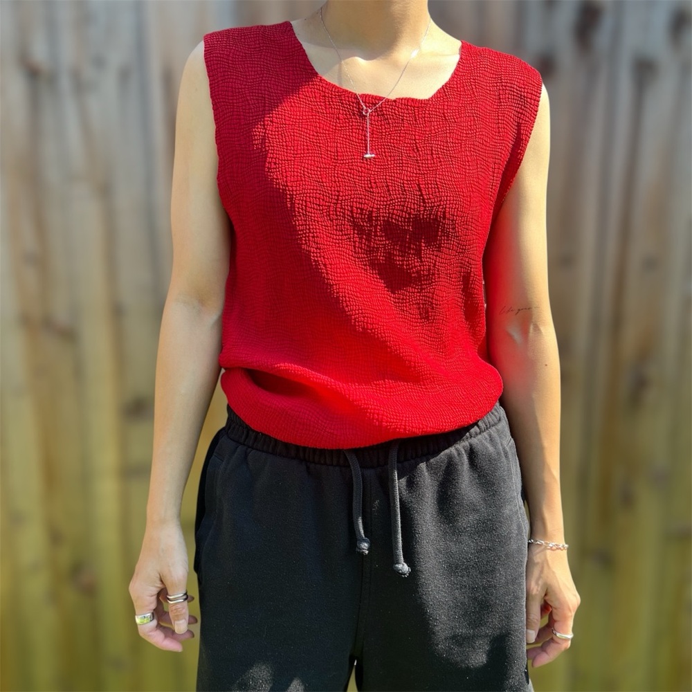 American vintage pleated red tank top vest